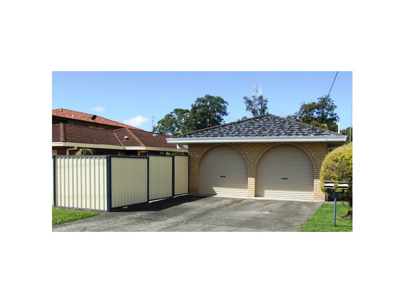 2/27 Leyte Avenue, Palm Beach QLD 4221