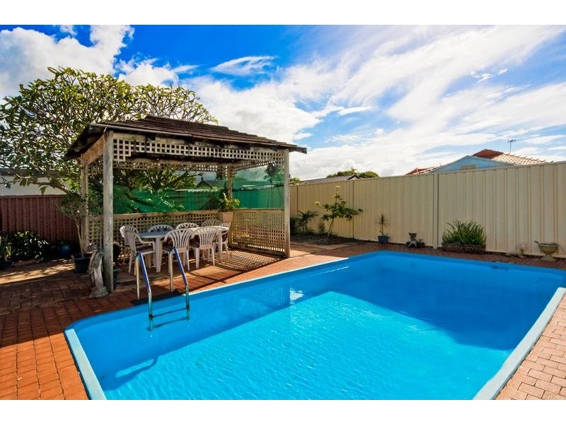 7 Kauri Court, Palm Beach QLD 4221