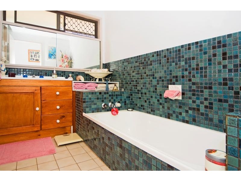 7 Kauri Court, Palm Beach QLD 4221