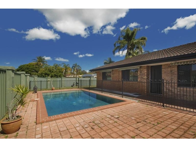 12 Ling Place, Palm Beach QLD 4221