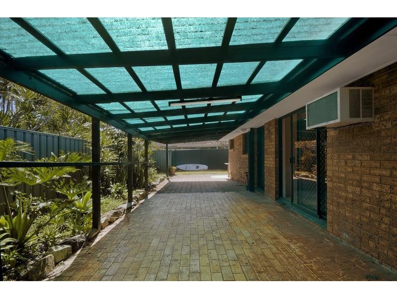 12 Ling Place, Palm Beach QLD 4221