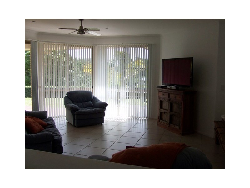 12 Des Quinlan Crescent, Tallebudgera QLD 4228