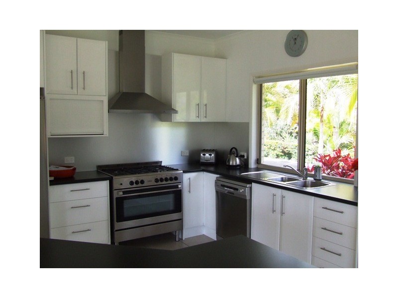 12 Des Quinlan Crescent, Tallebudgera QLD 4228