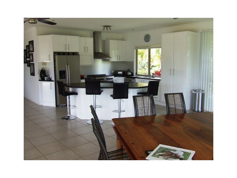 12 Des Quinlan Crescent, Tallebudgera QLD 4228