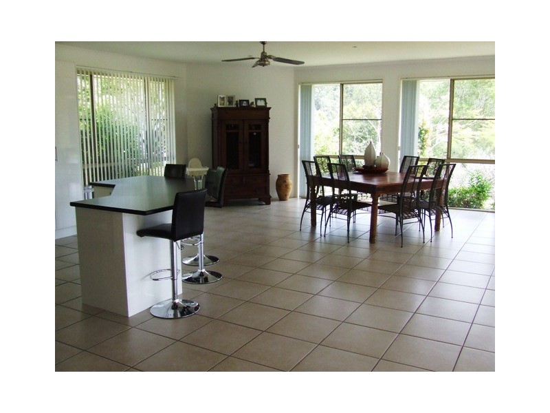 12 Des Quinlan Crescent, Tallebudgera QLD 4228
