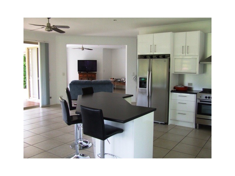 12 Des Quinlan Crescent, Tallebudgera QLD 4228