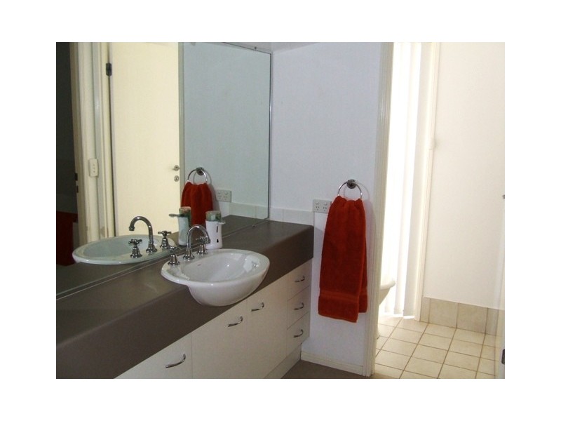12 Des Quinlan Crescent, Tallebudgera QLD 4228