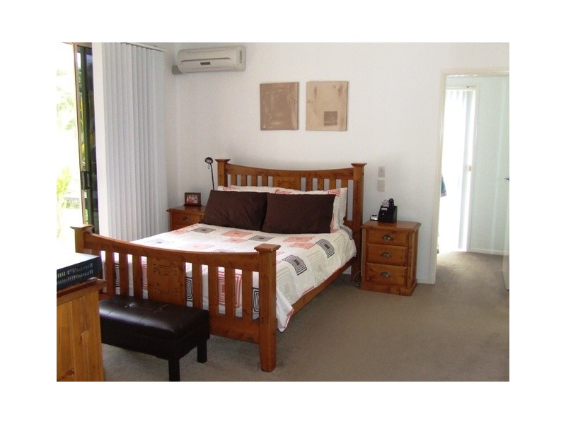 12 Des Quinlan Crescent, Tallebudgera QLD 4228