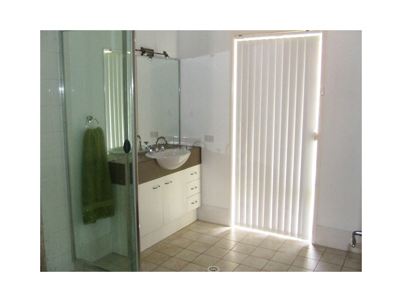 12 Des Quinlan Crescent, Tallebudgera QLD 4228