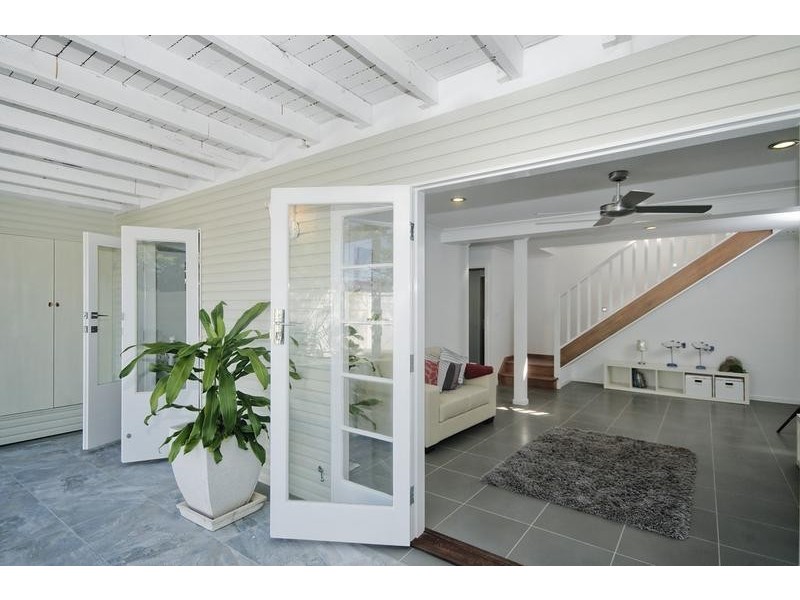 1/18 Leyte Avenue, Palm Beach QLD 4221