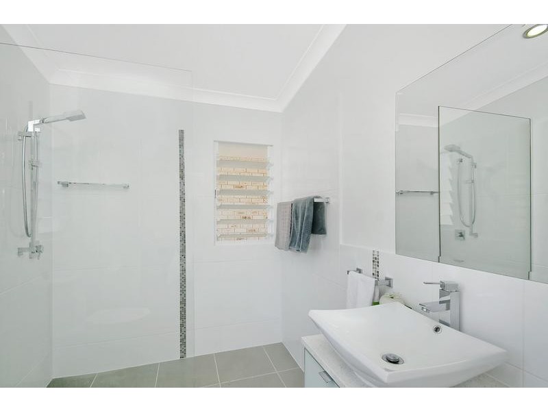 1/18 Leyte Avenue, Palm Beach QLD 4221