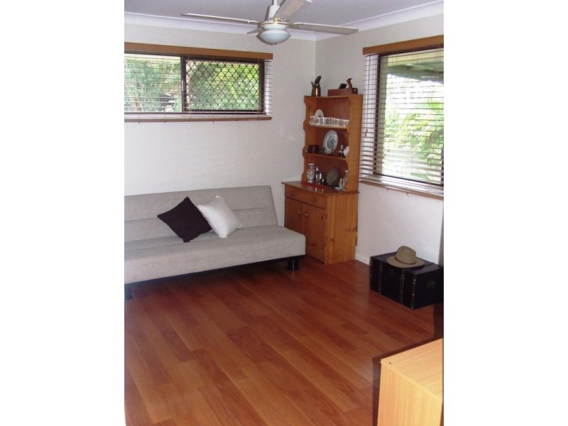 15 Hood Street, Mermaid Waters QLD 4218