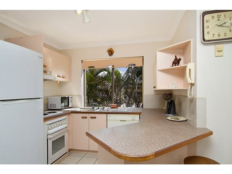 2/3 Eighth Avenue, Palm Beach QLD 4221