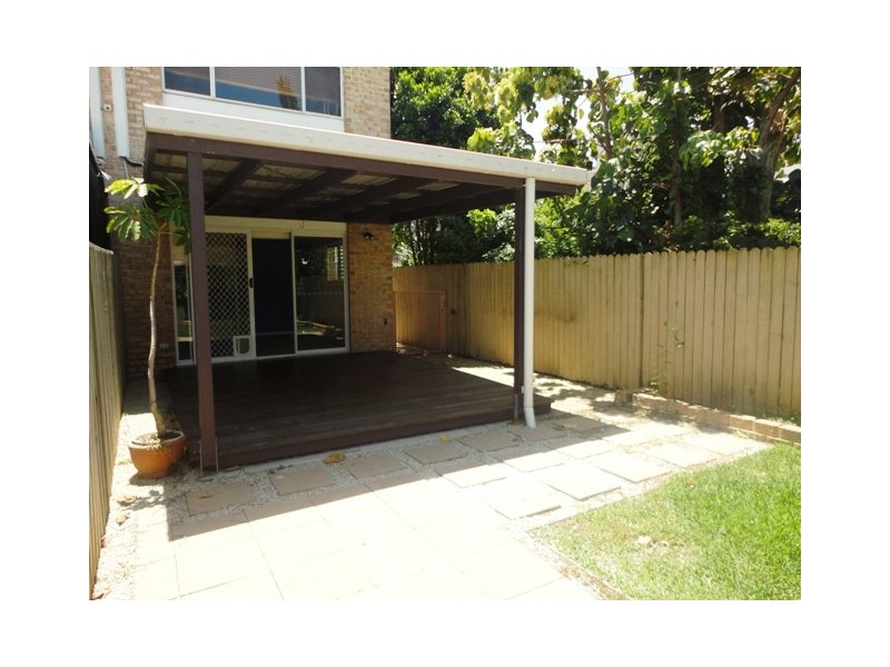 1/4 First Avenue, Palm Beach QLD 4221