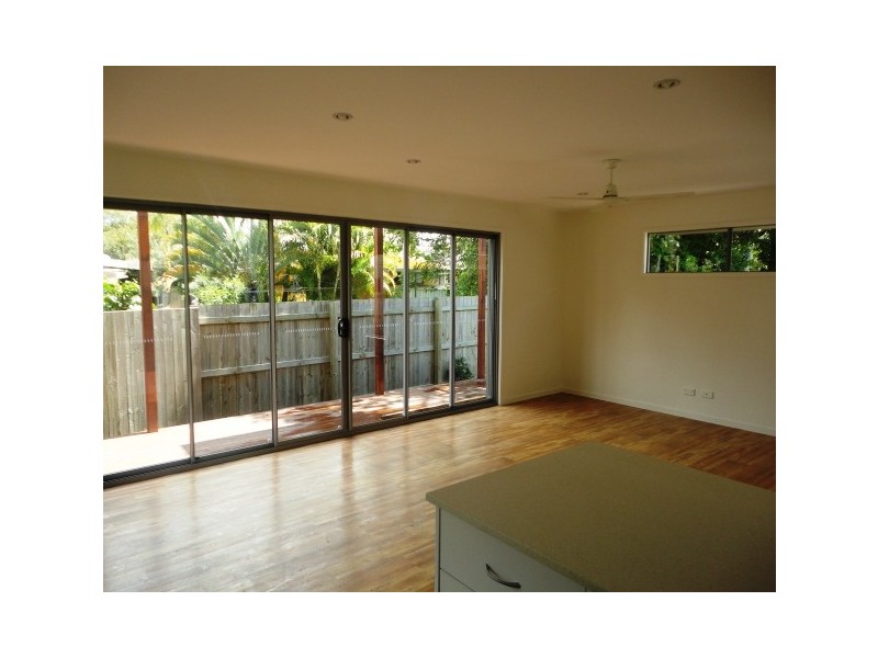 2/12 Molucca Avenue, Palm Beach QLD 4221