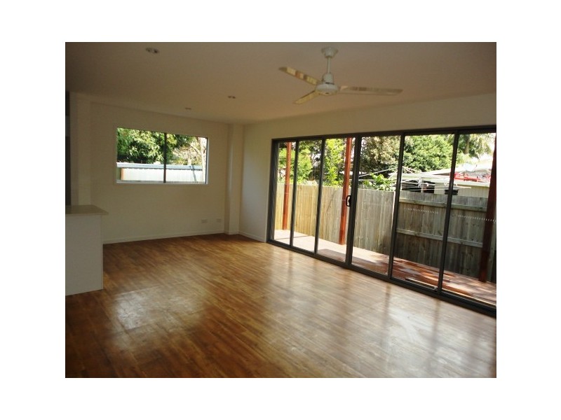 2/12 Molucca Avenue, Palm Beach QLD 4221