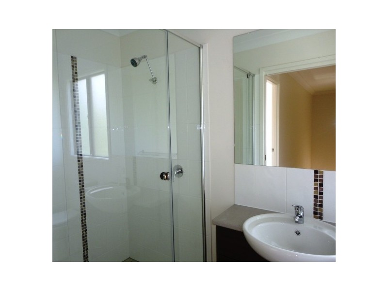 2/12 Molucca Avenue, Palm Beach QLD 4221