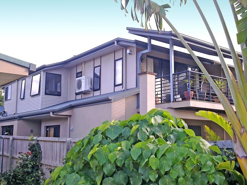 1/10 Walker Avenue, Palm Beach QLD 4221