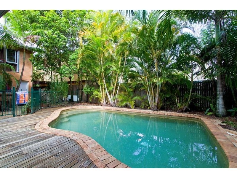 6 Beelyu Street, Burleigh Heads QLD 4220