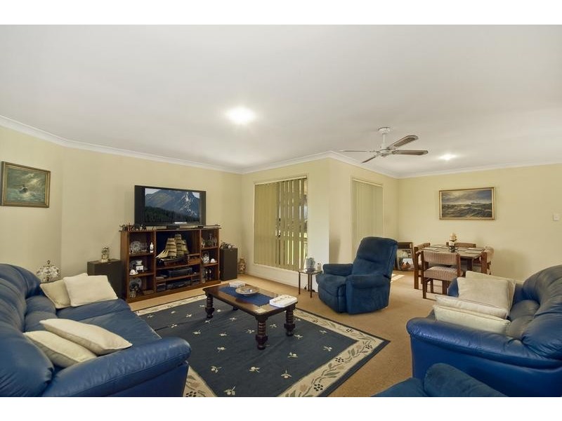 35 Chippendale Crescent, Currumbin Waters QLD 4223