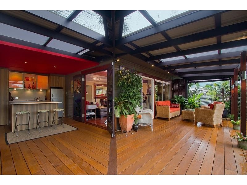 7 Cairns Avenue, Palm Beach QLD 4221