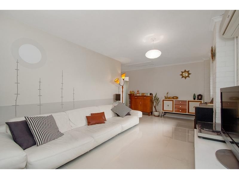 7 Cairns Avenue, Palm Beach QLD 4221