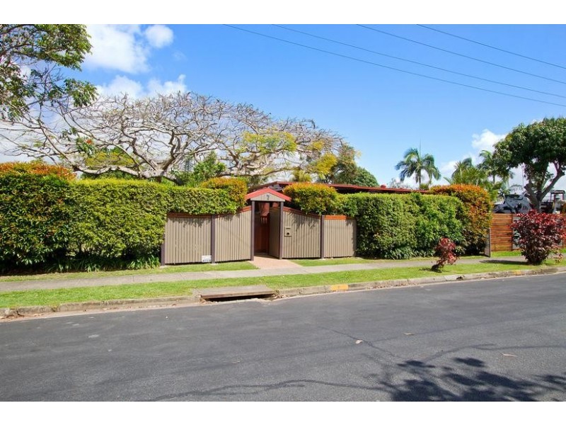 7 Cairns Avenue, Palm Beach QLD 4221
