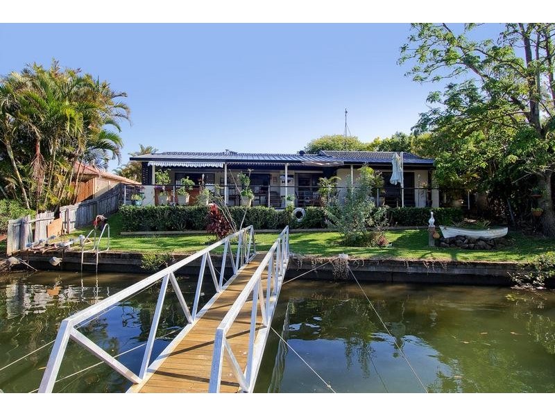 38 Mainsail Street, Currumbin Waters QLD 4223