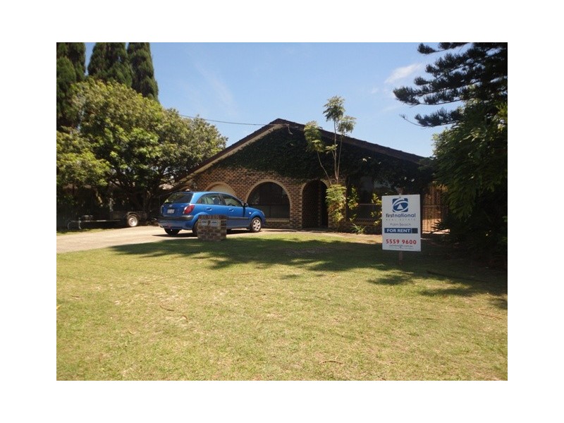 2/7 Walker Avenue, Palm Beach QLD 4221