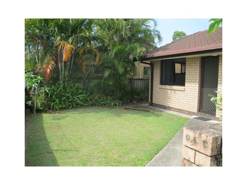 2/19 Walker Avenue, Palm Beach QLD 4221