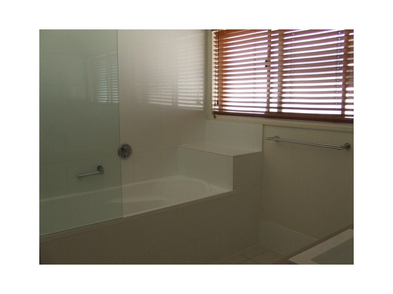 66 Avocado Street, Elanora QLD 4221