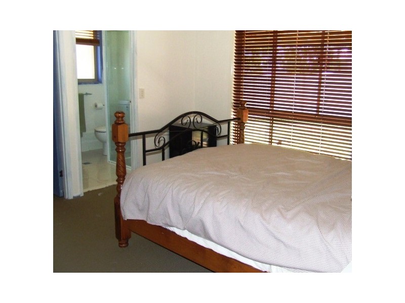 66 Avocado Street, Elanora QLD 4221