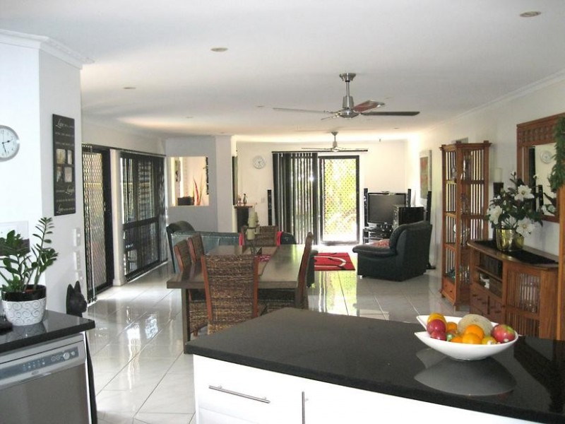 21 Barkyla Place, Palm Beach QLD 4221