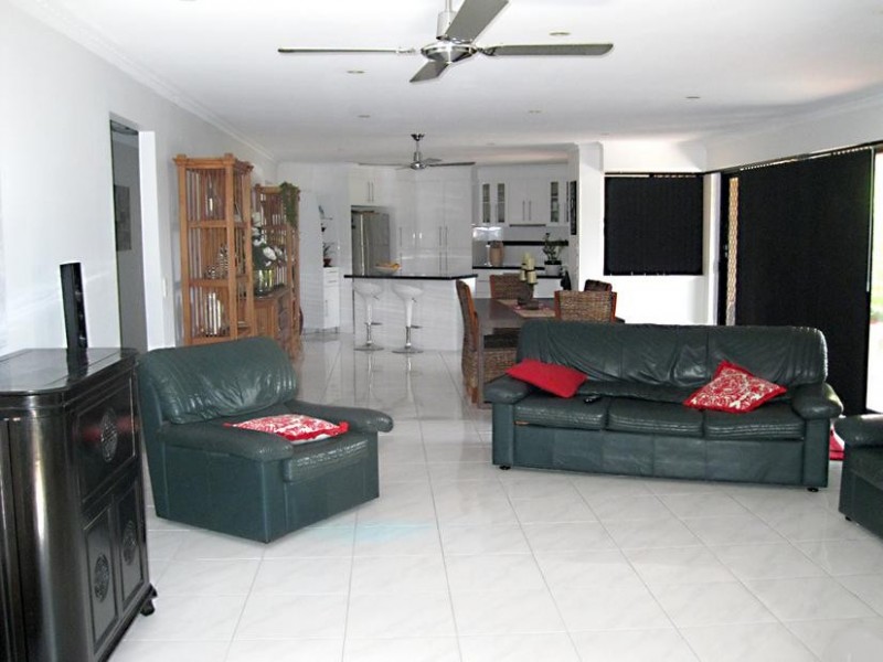 21 Barkyla Place, Palm Beach QLD 4221