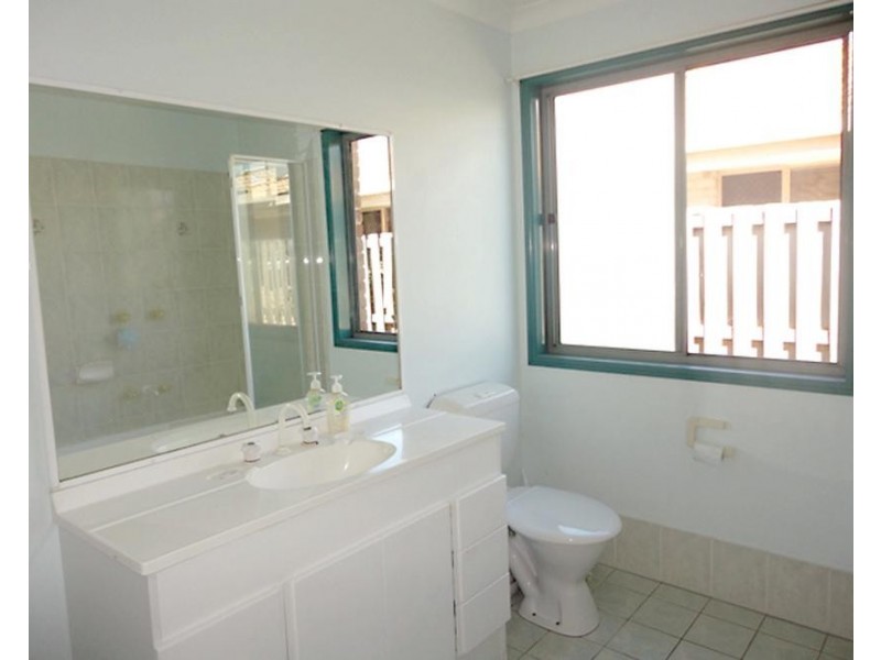 2/13 Mollys Place, Currumbin Waters QLD 4223