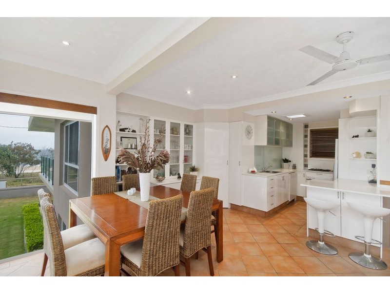 4/2c Twenty Seventh Avenue, Palm Beach QLD 4221