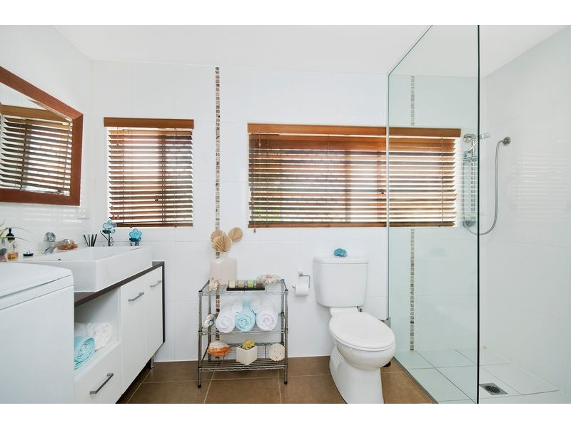 4/2c Twenty Seventh Avenue, Palm Beach QLD 4221