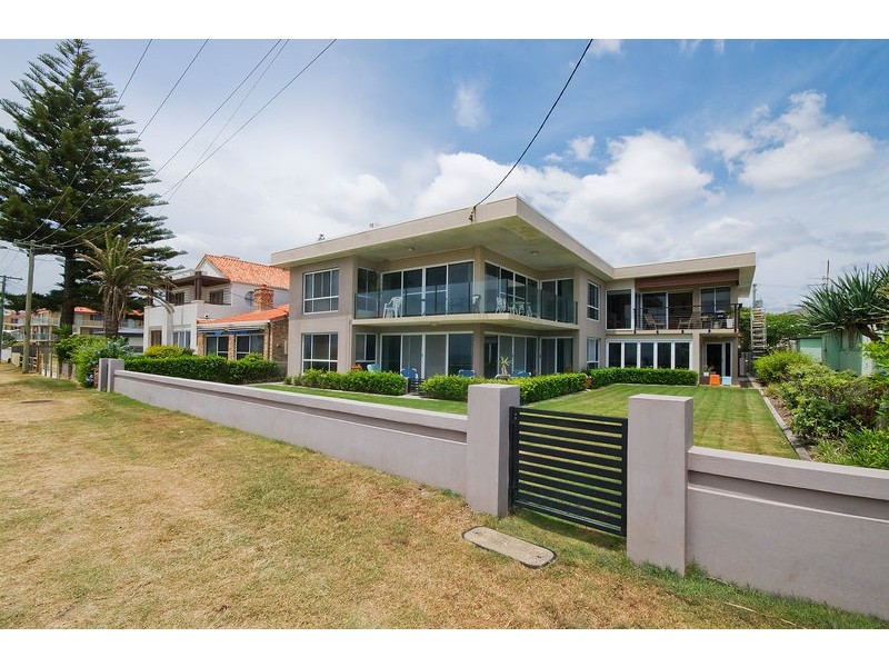 4/2c Twenty Seventh Avenue, Palm Beach QLD 4221