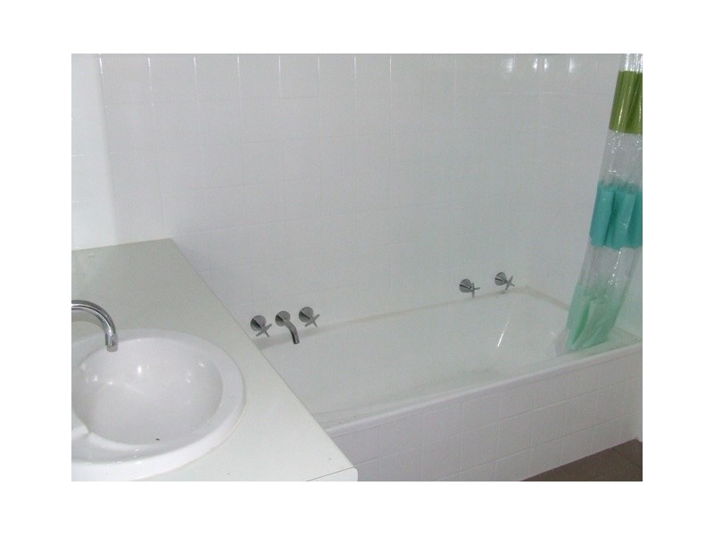 1/30 Ikkina Road, Burleigh Heads QLD 4220