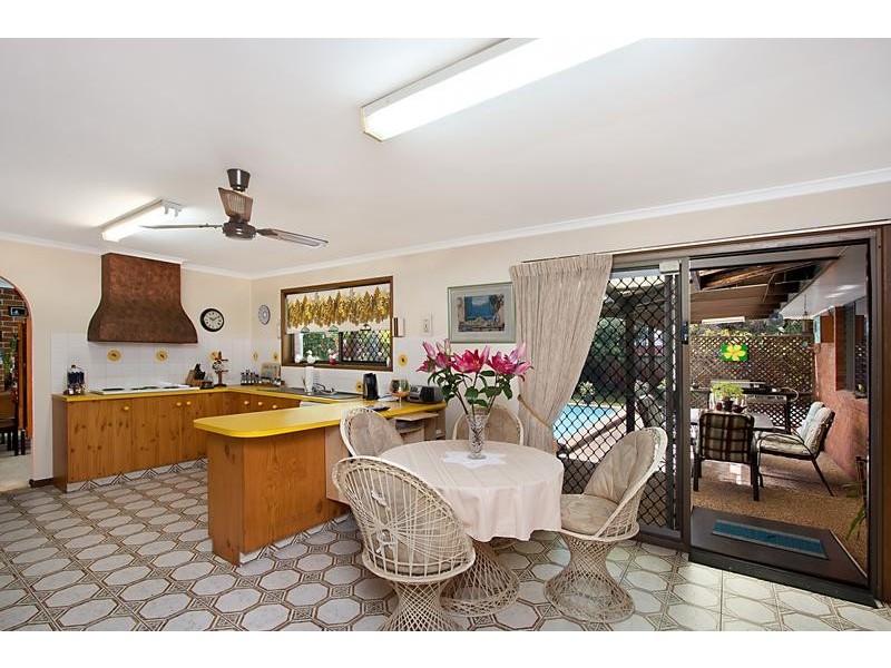 35 Spindle Street, Palm Beach QLD 4221