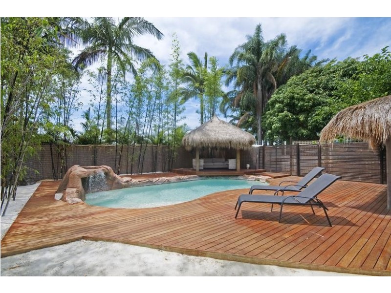 9 Barklya Place, Palm Beach QLD 4221