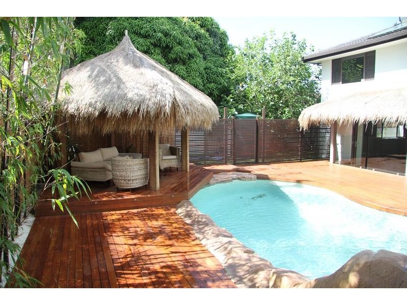 9 Barklya Place, Palm Beach QLD 4221