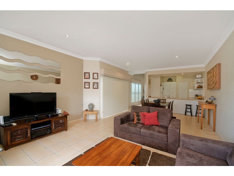 2/47 Third Avenue, Palm Beach QLD 4221