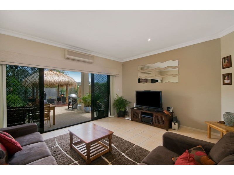 2/47 Third Avenue, Palm Beach QLD 4221