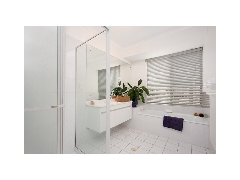 15 Bergamont Street, Elanora QLD 4221