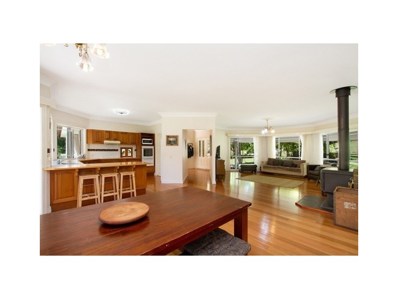 1 Wisteria Court, Tallebudgera Valley QLD 4228