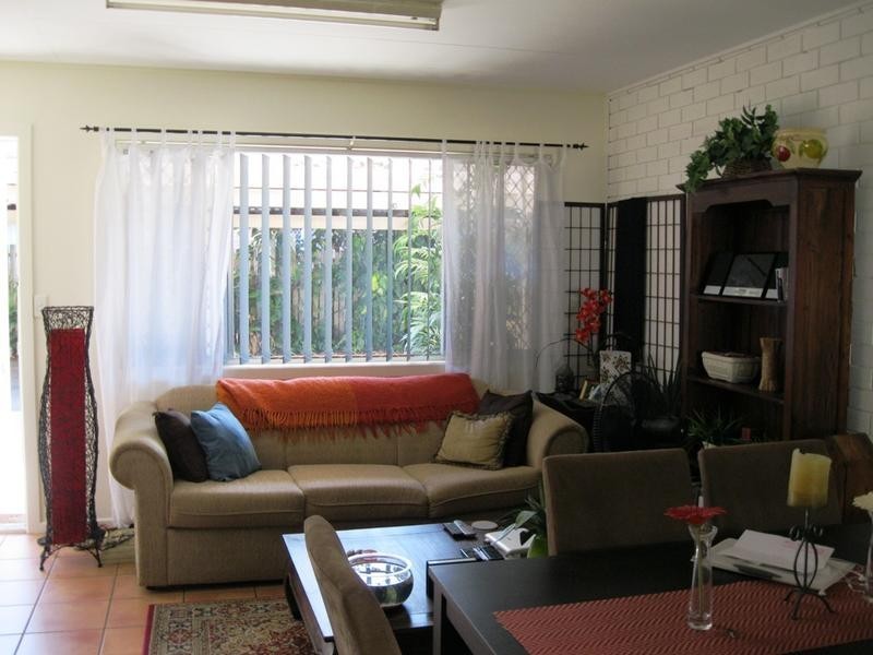 2/1873 Gold Coast Highway, Burleigh Heads QLD 4220