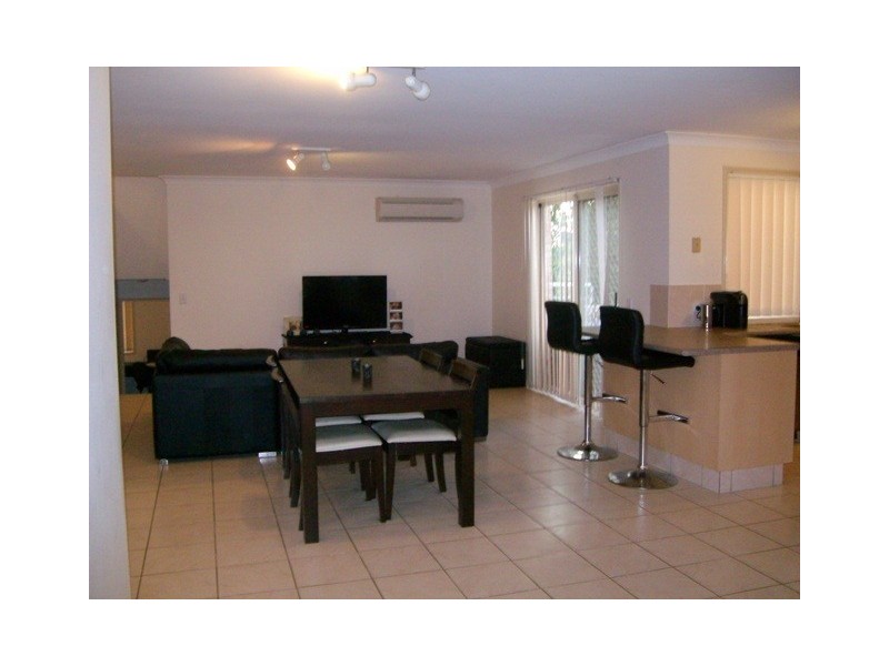 41 Hibertia Avenue, Elanora QLD 4221