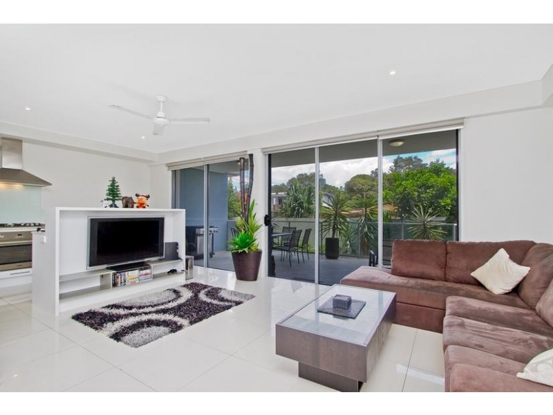 2/10 Tallebudgera Drive, Palm Beach QLD 4221
