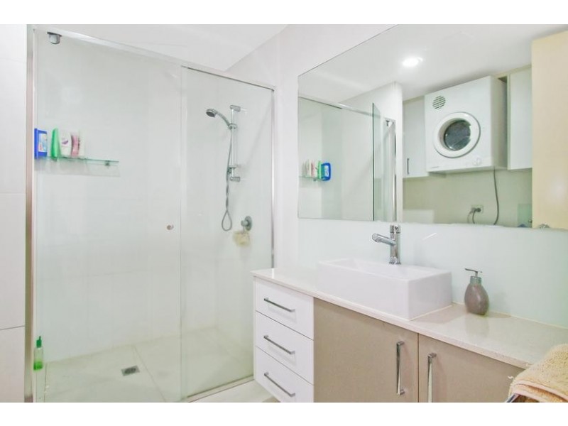 2/10 Tallebudgera Drive, Palm Beach QLD 4221